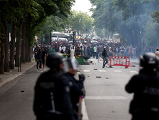 הפגנה משטרה פריז מהומות  (צילום: ROMAIN PERROCHEAU, getty images)