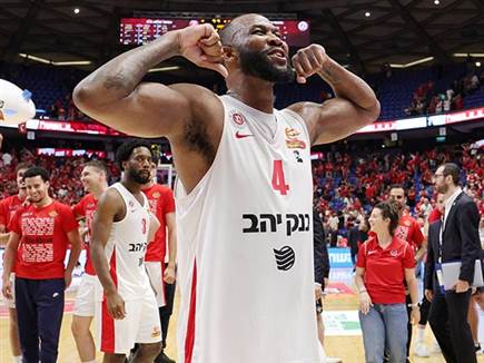 החגיגות התפרצו (אלן שיבר)