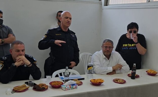 המפגש של השר בן גביר, בכירי המשטרה ותושבי דרום ת
