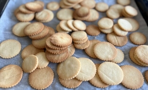 עוגיות חמאה פשוטות (צילום: עדי קלינגהופר, mako אוכל)