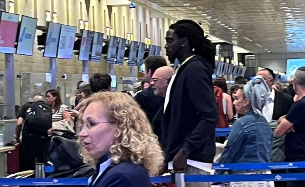 ג'ון מוטלי בנתב"ג