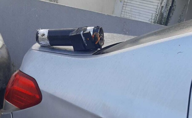 מטען הצינור שהונח על הרכב