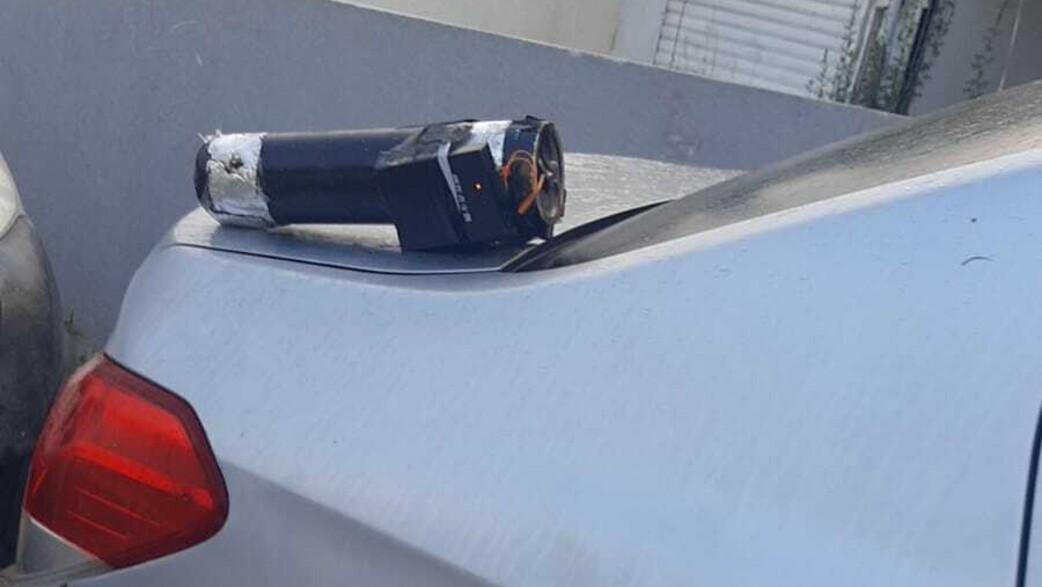 מטען הצינור שהונח על הרכב