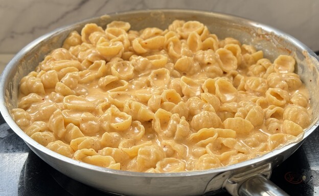 מק אנד צ'יז של יעל קצב. טעים גם בלי השכבה העליונה