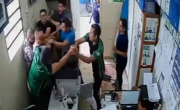 תקיפת המנהל (צילום: מצלמות האבטחה)