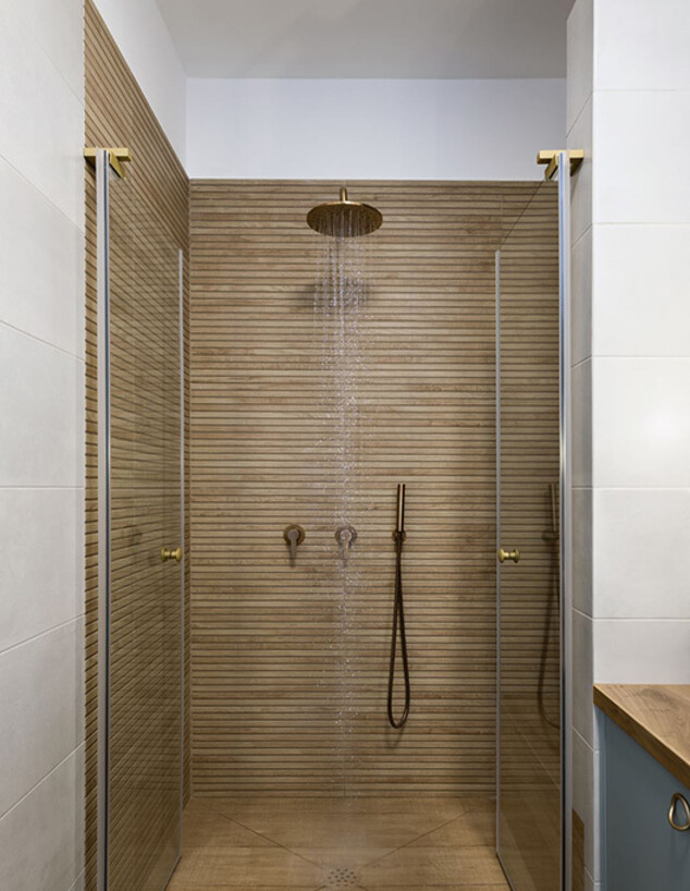 רווח באמבטיה עיצוב שירלי רוט רווח באמבטיה עיצוב שירלי רוט