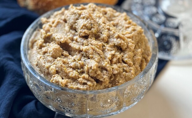 סלט קישואים בטעם כבד. כשאין כסף לדבר האמיתי