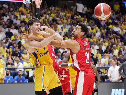 עשה את שלו. סורקין (אלן שיבר) (צילום: ספורט 5)