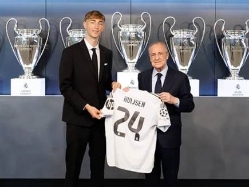 דין האוסן מוצג בריאל מדריד (REAL MADRID) (צילום: ספורט 5)