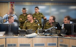 הרמטכ"ל מפקד על תקיפות צה"ל באיראן מבור חיל האוויר (צילום: דובר צה"ל)