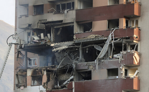 ישראל תוקפת באיראן  (צילום: reuters)