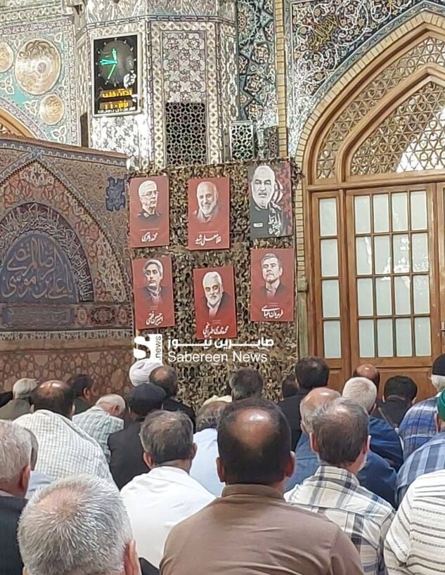 במשהד: כרזות של הבכירים האיראנים שחוסלו