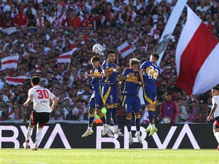 פרנקו מסטאנטונו כובש שער מרהיב מול בוקה. כישרון העל בדרך למדריד (G (צילום: ספורט 5)