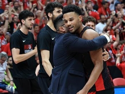 סמית`, ימשיך לעונה שנייה בבירה? (אלן שיבר) (צילום: ספורט 5)