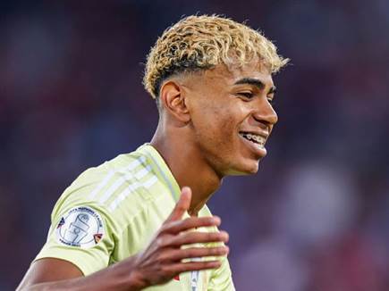 לאמין ימאל. רומז על רכש? (GETTY) (צילום: ספורט 5)