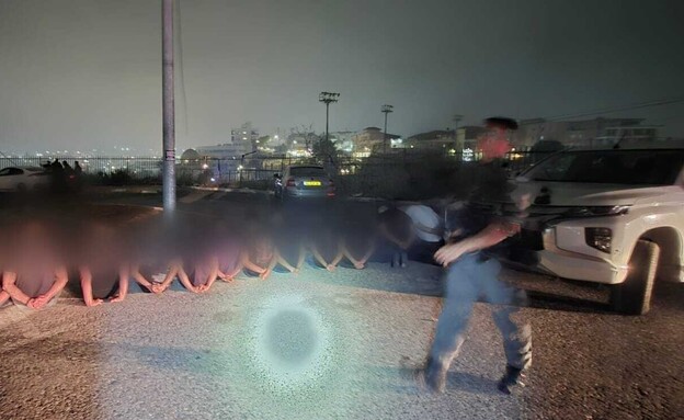 מעצר החשודים (צילום: דוברות המשטרה)