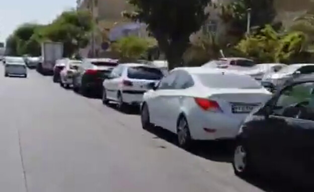 תורי ענק באיראן לתחנות דלק