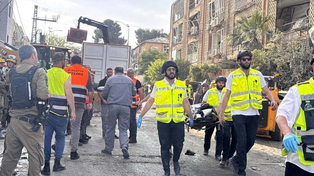 החילוץ בבת ים החילוץ בבת ים
