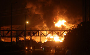 ישראל תקפה מתקני נפט בטהראן  (צילום: reuters)