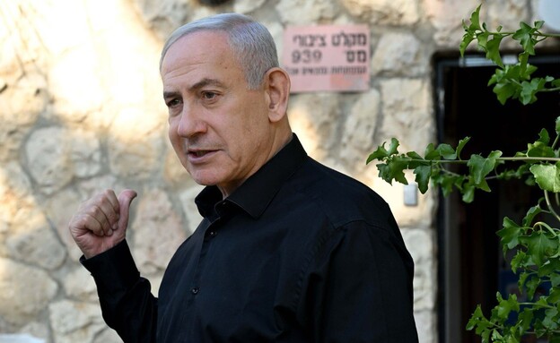 ראש הממשלה בנימין נתניהו ליד מרחב מוגן (צילום: אבי אוחיון, לע"מ)