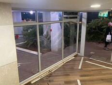 ההרס בבניין של ארד בר (צילום: פרטי)