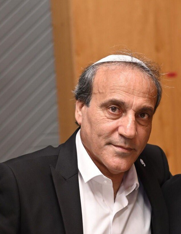 מיכאל (מיקי) נחום ז