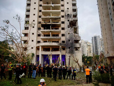 נזקי הנפילה בגוש דן (צילום: reuters)