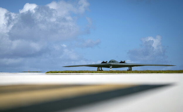 B2, B-2, מפציץ, איראן, ארה"ב, בי 2 B2, B-2, מפציץ, איראן, ארה"ב, בי 2