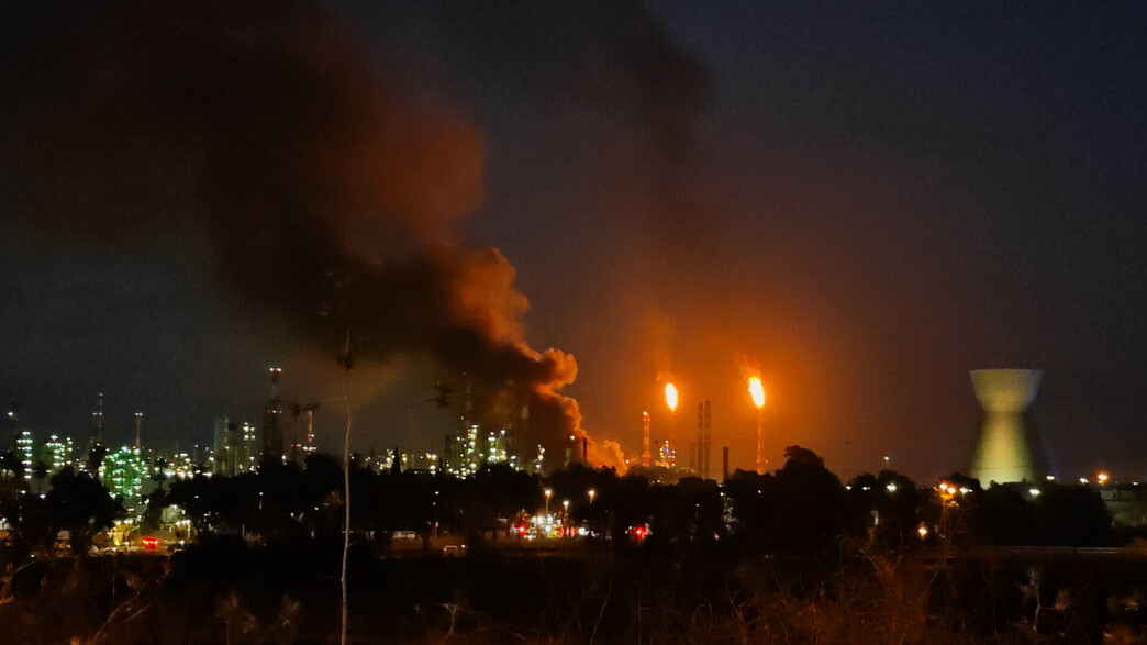 אש בבתי הזיקוק בחיפה, 15.6.2025 אש בבתי הזיקוק בחיפה, 15.6.2025