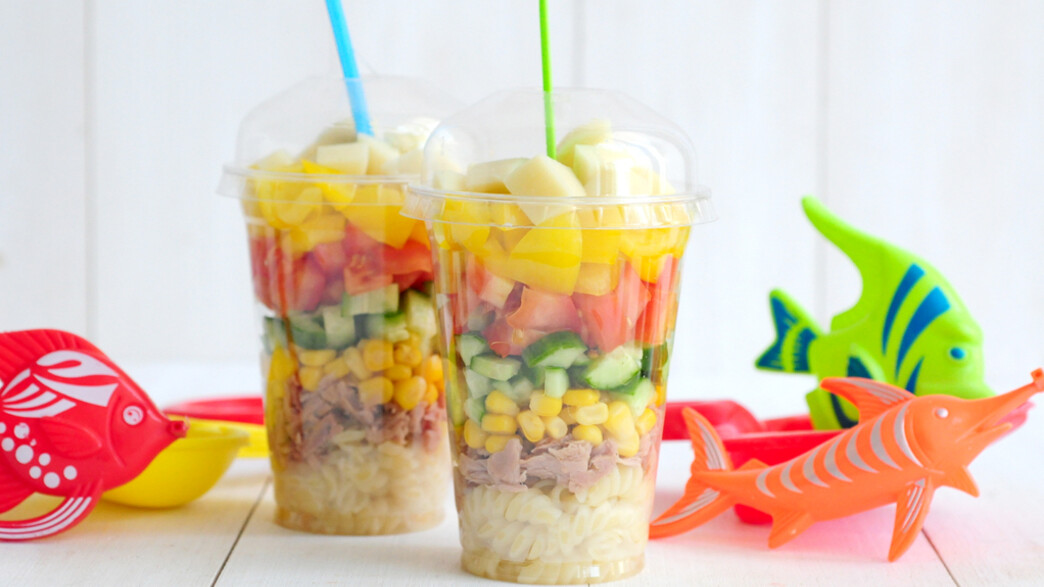 סלט טונה בכוסות