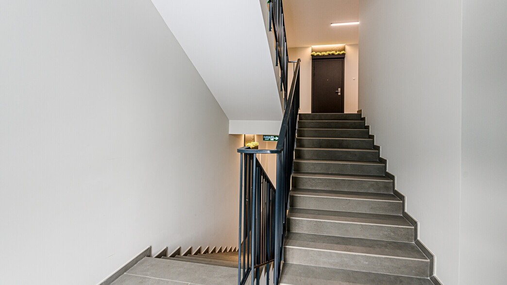 חדר מדרגות, בניין חדר מדרגות, בניין