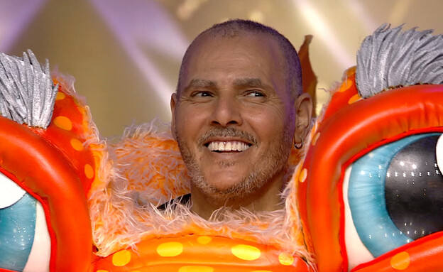 הנחשף ללא המסכה