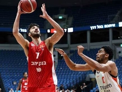 צילום: דני מרון. צ`אצ`אשווילי, לא ברור אם ימשיך. (צילום: ספורט 5)