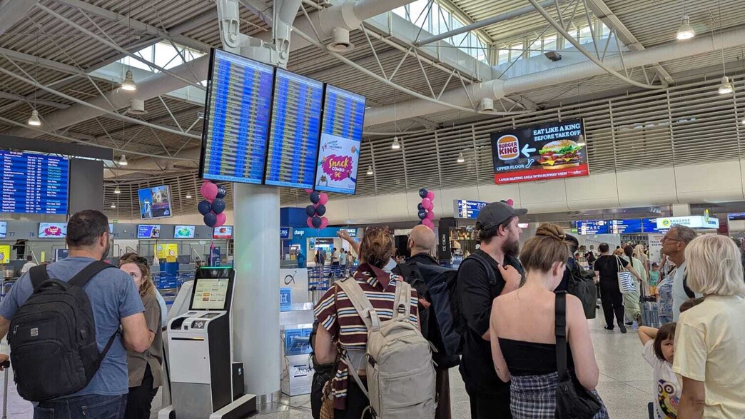 בלגן בנמל התעופה של אתונה