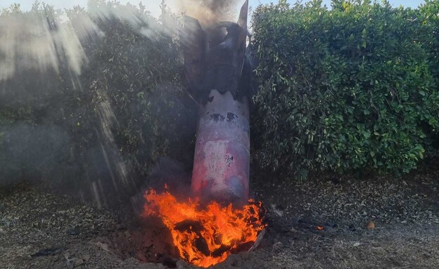 טיל איראני שנפל בשטח חקלאי (צילום: שימוש לפי סעיף 27א' לחוק זכויות יוצרים)