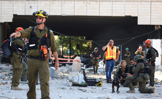 זירת הנפילה בחיפה  (צילום: reuters)