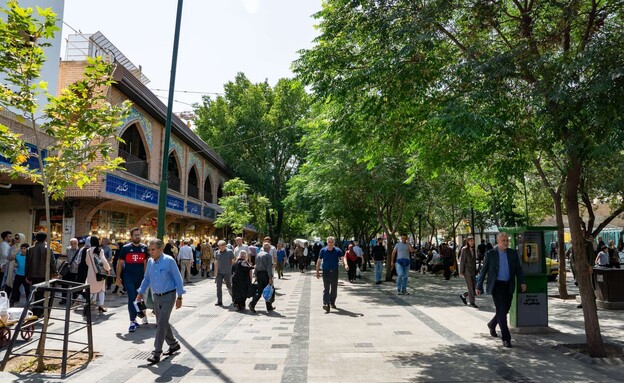 איראן טהראן אנשים (צילום: Marius Karp, shutterstock)