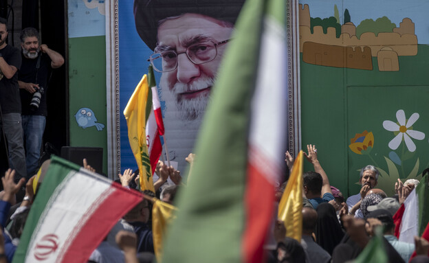 הפגנה נגד ישראל בטהראן, איראן (צילום: Morteza Nikoubazl/NurPhoto via Getty Images)