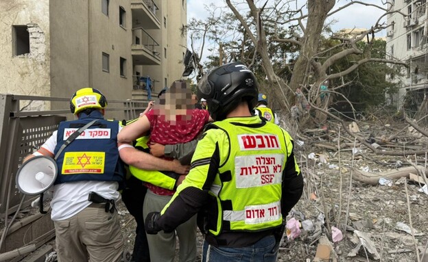 נזק כתוצאה ממטח השיגורים מאיראן (צילום: מד