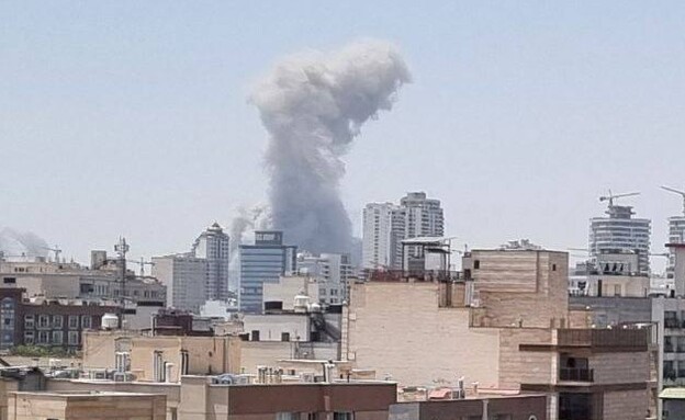 החלו תקיפות בטהראן