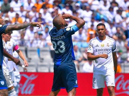 בצד השני, פאצ`וקה לא הפסיקה להחמיץ (GETTY)