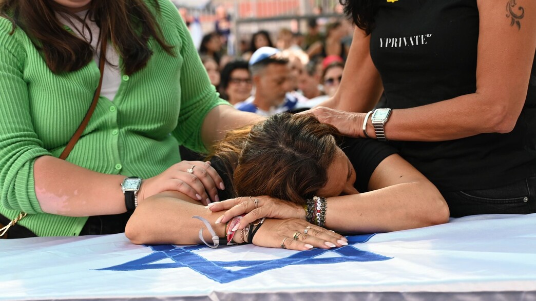 טקס הבאתו למנוחות של יונתן סמרנו ז״ל טקס הבאתו למנוחות של יונתן סמרנו ז״ל