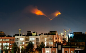 ישראל תוקפת באיראן בשיראז' אתר לשיגור טילים (צילום: HIROON/Middle East Images/AFP via Getty Images)