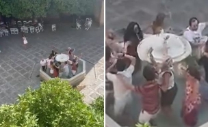 תיירים מזרקה סביליה ספרד תיירים מזרקה סביליה ספרד