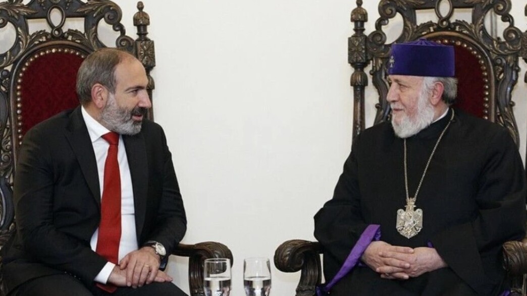 ראש ממשלת ארמניה ניקול פשיניאן וראש הכנסייה הארמנית ראש ממשלת ארמניה ניקול פשיניאן וראש הכנסייה הארמנית