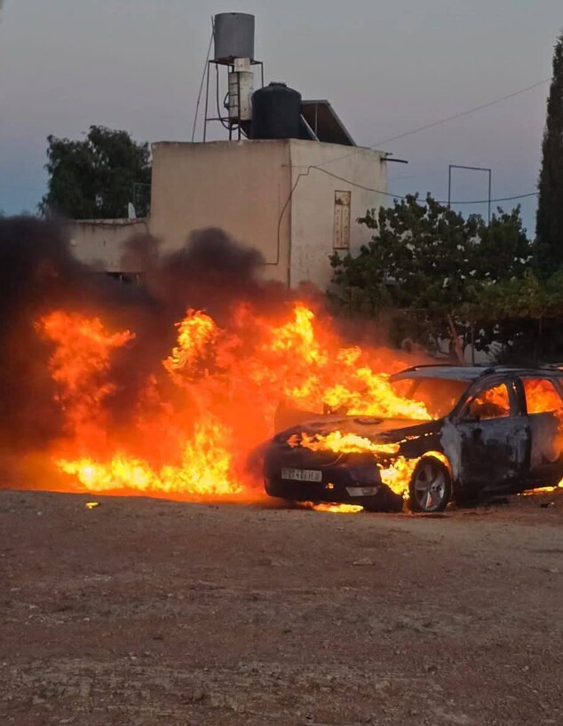 עימותים אלימים בין מתנחלים לפלסטינים בכפר מאלכ עימותים אלימים בין מתנחלים לפלסטינים בכפר מאלכ