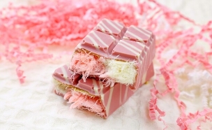 שוקולד שער מלאכים ורוד (צילום: shutterstock_KatMoys)