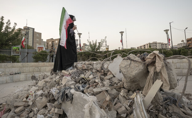 רחובות טהראן ריקים (צילום: Morteza Nikoubazl/NurPhoto, getty images)