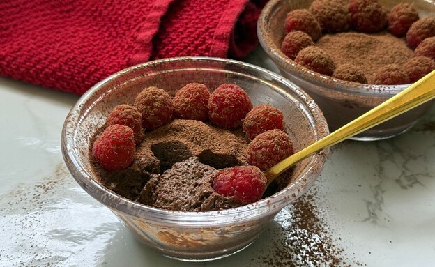 מוס שוקולד מביצים קשות - כעבור לילה מוס שוקולד מביצים קשות - כעבור לילה