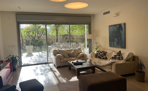 הסלון לפני השיפוץ מיכל וולפסון (צילום: באדיבות המעצבת)